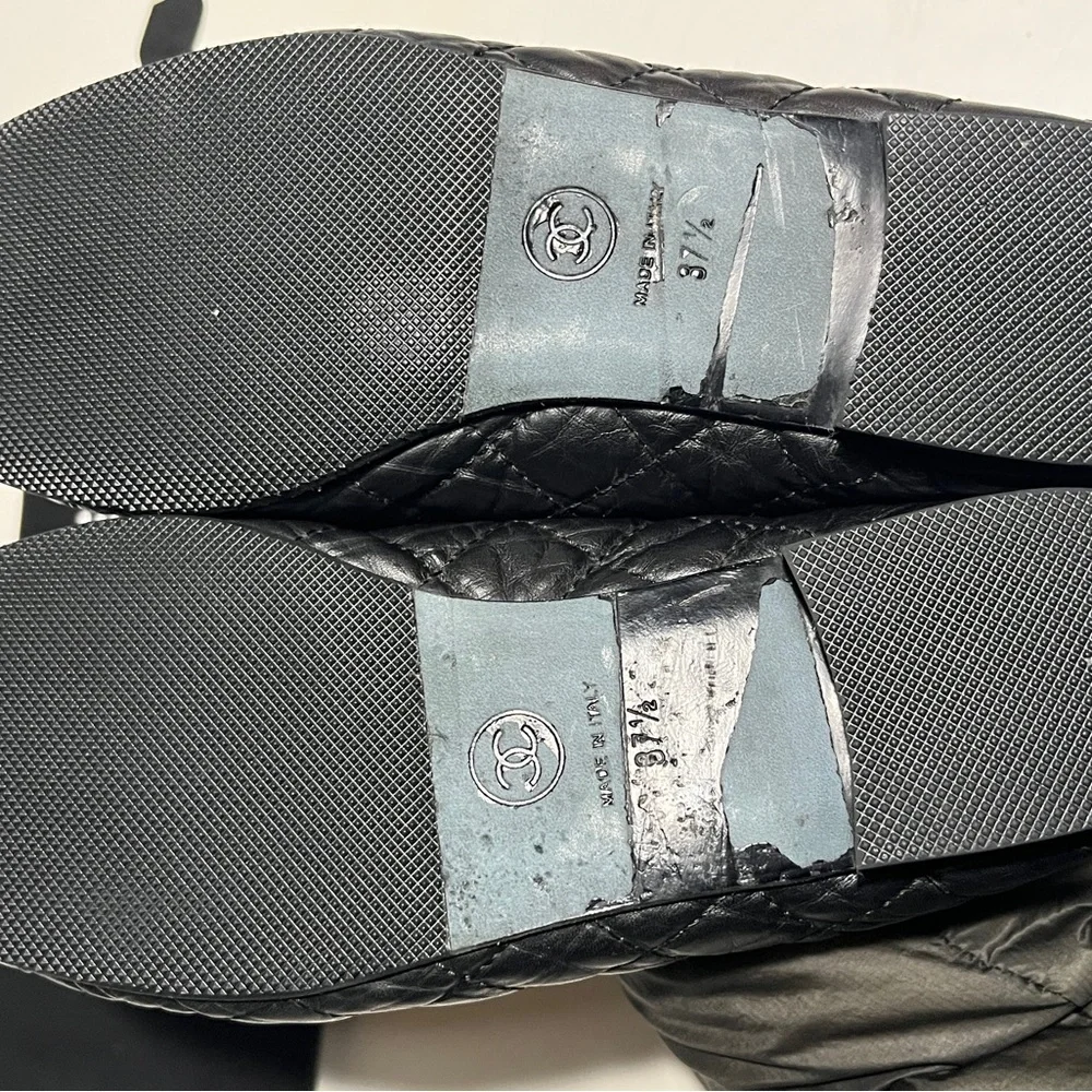 CHANEL Black Quilted Leather CC Logo Ballet Flats